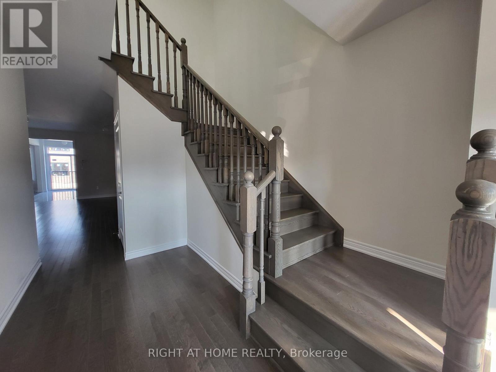 2117 Coppermine ( Upper) Street, Oshawa, Ontario  L1H 9L7 - Photo 4 - E13223864