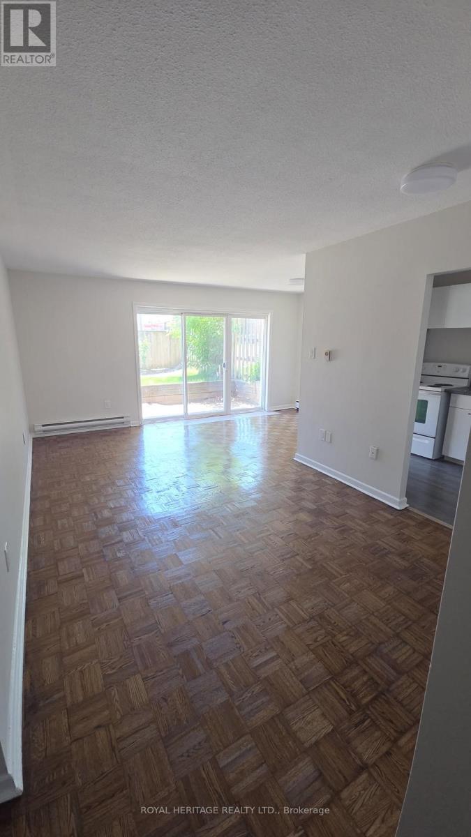 945 Simcoe Street N, Oshawa, Ontario  L1G 4W3 - Photo 3 - E13223888