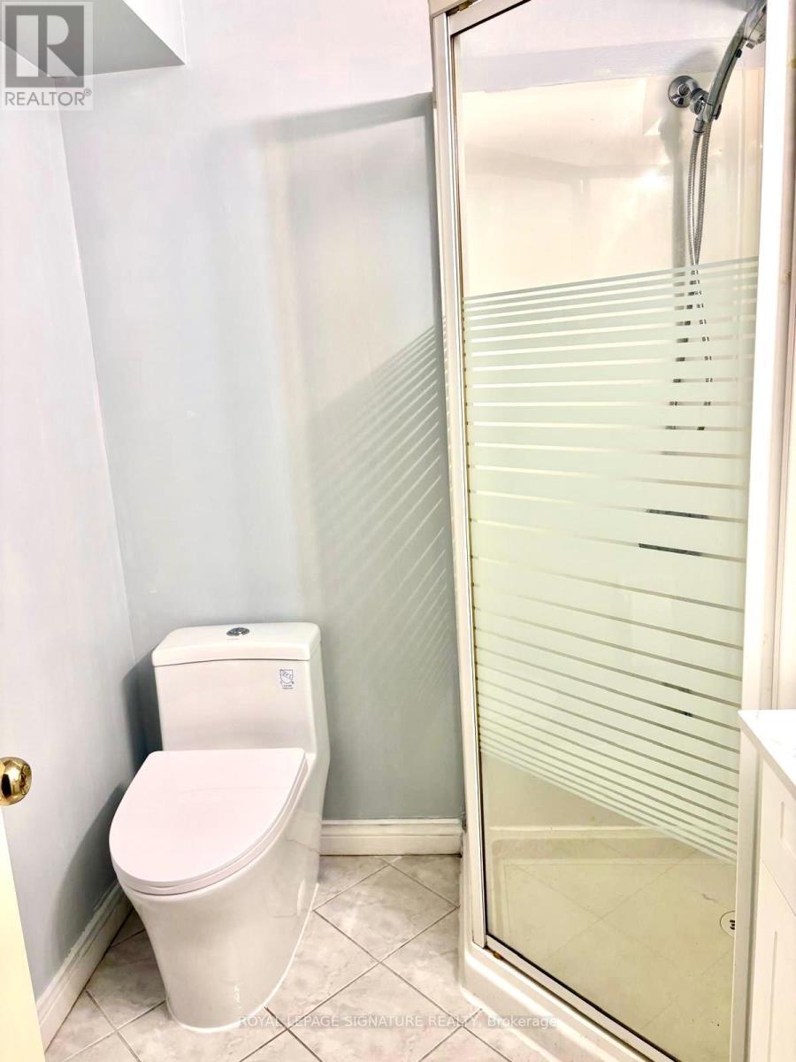 27 Dalbret Crescent, Toronto, Ontario M1T 2X2 - Photo 10 - E13223976