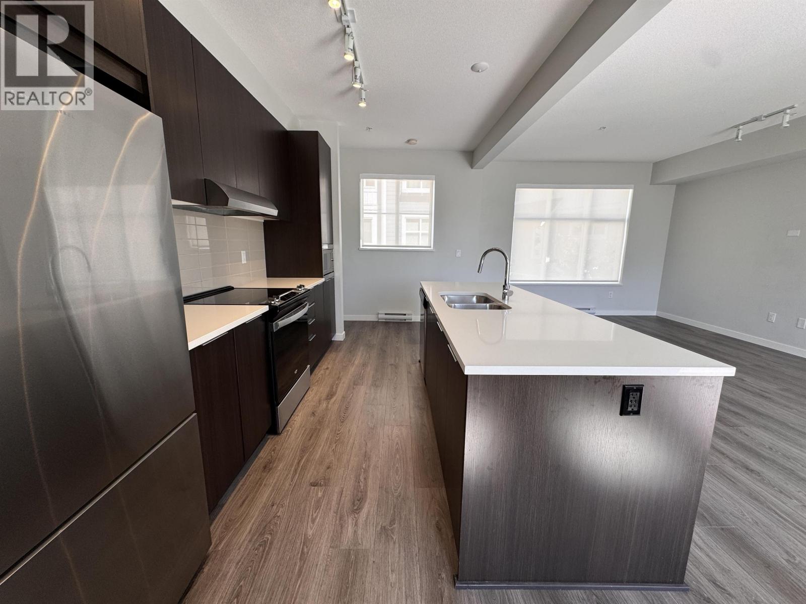 2410 11280 Pazarena Pl, Maple Ridge, British Columbia  V2X 9H8 - Photo 6 - R3113880