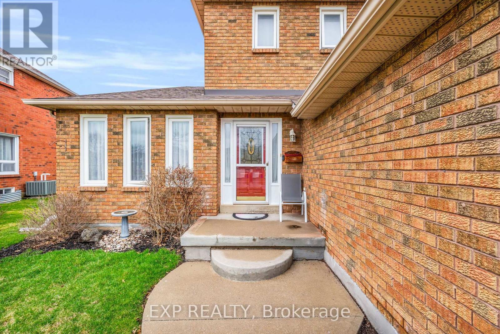 22 Bristol Avenue, Brampton, Ontario  L6X 2B3 - Photo 5 - W13223714