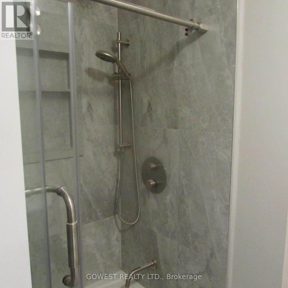 3rd Floor - 24a Roncesvalles Avenue, Toronto, Ontario  M6R 2K3 - Photo 10 - W13223722