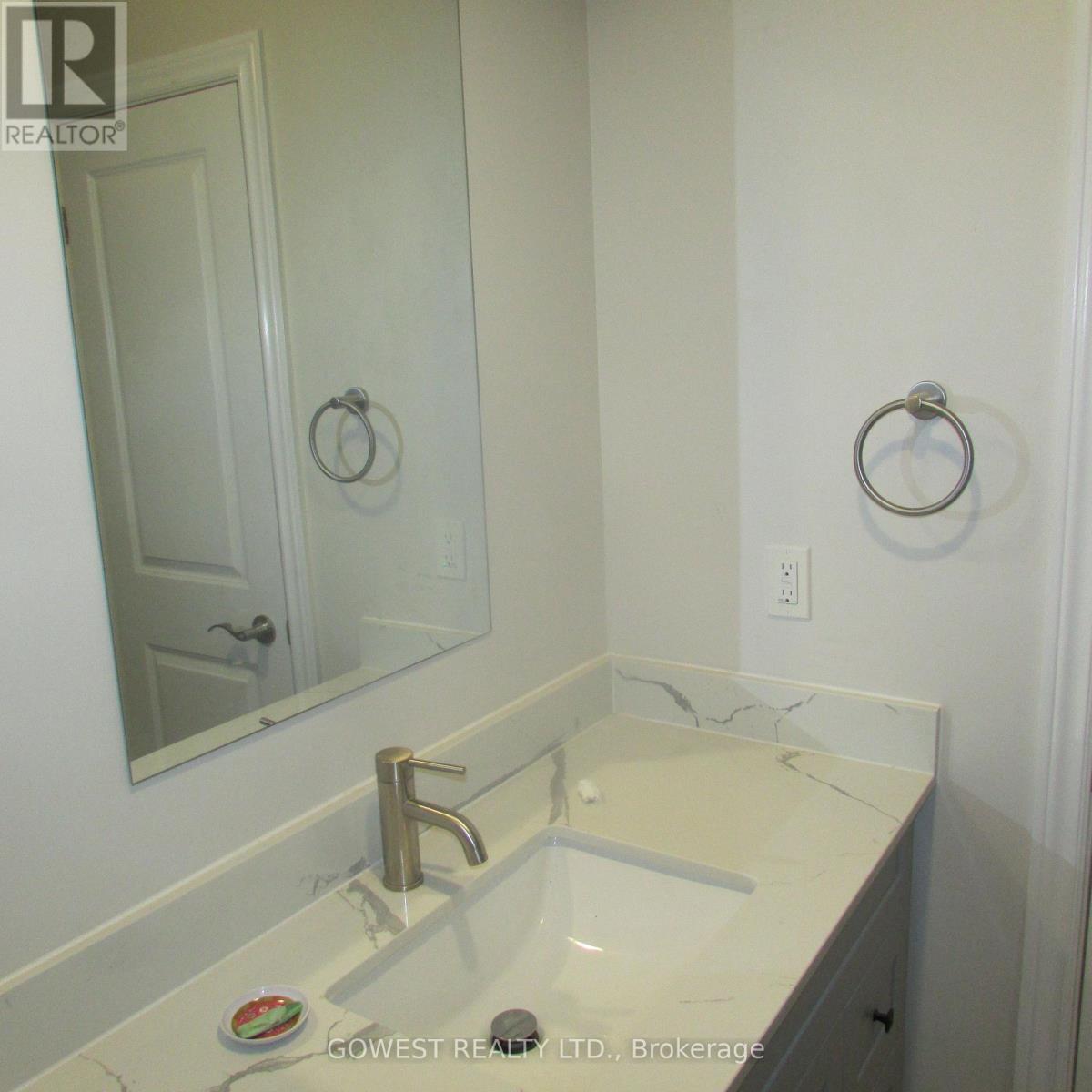 3rd Floor - 24a Roncesvalles Avenue, Toronto, Ontario  M6R 2K3 - Photo 8 - W13223722