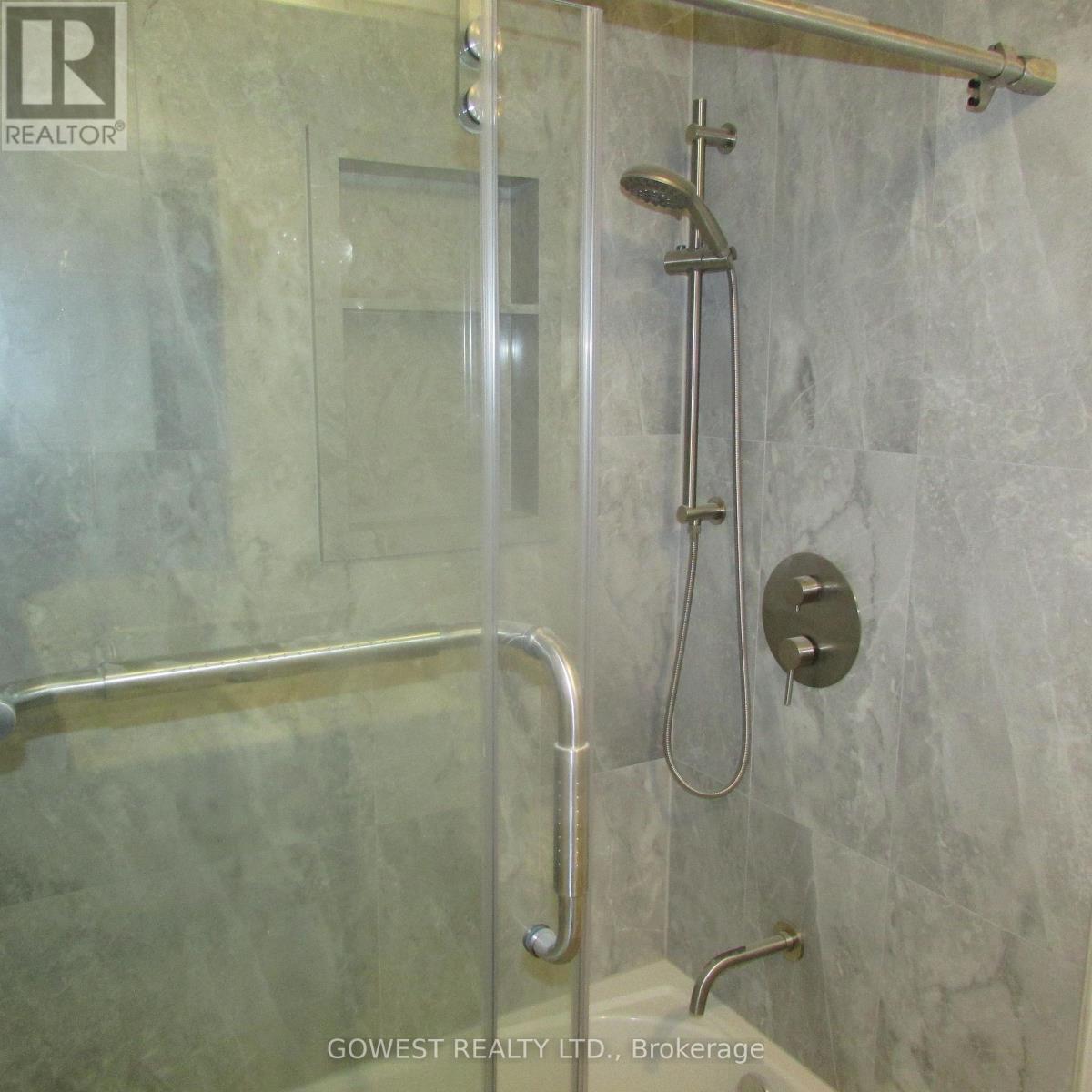 3rd Floor - 24a Roncesvalles Avenue, Toronto, Ontario  M6R 2K3 - Photo 9 - W13223722