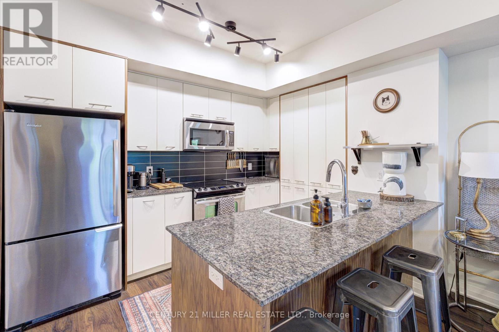 Th10 - 15 Valhalla Inn Road, Toronto, Ontario  M9B 0B3 - Photo 10 - W13223844