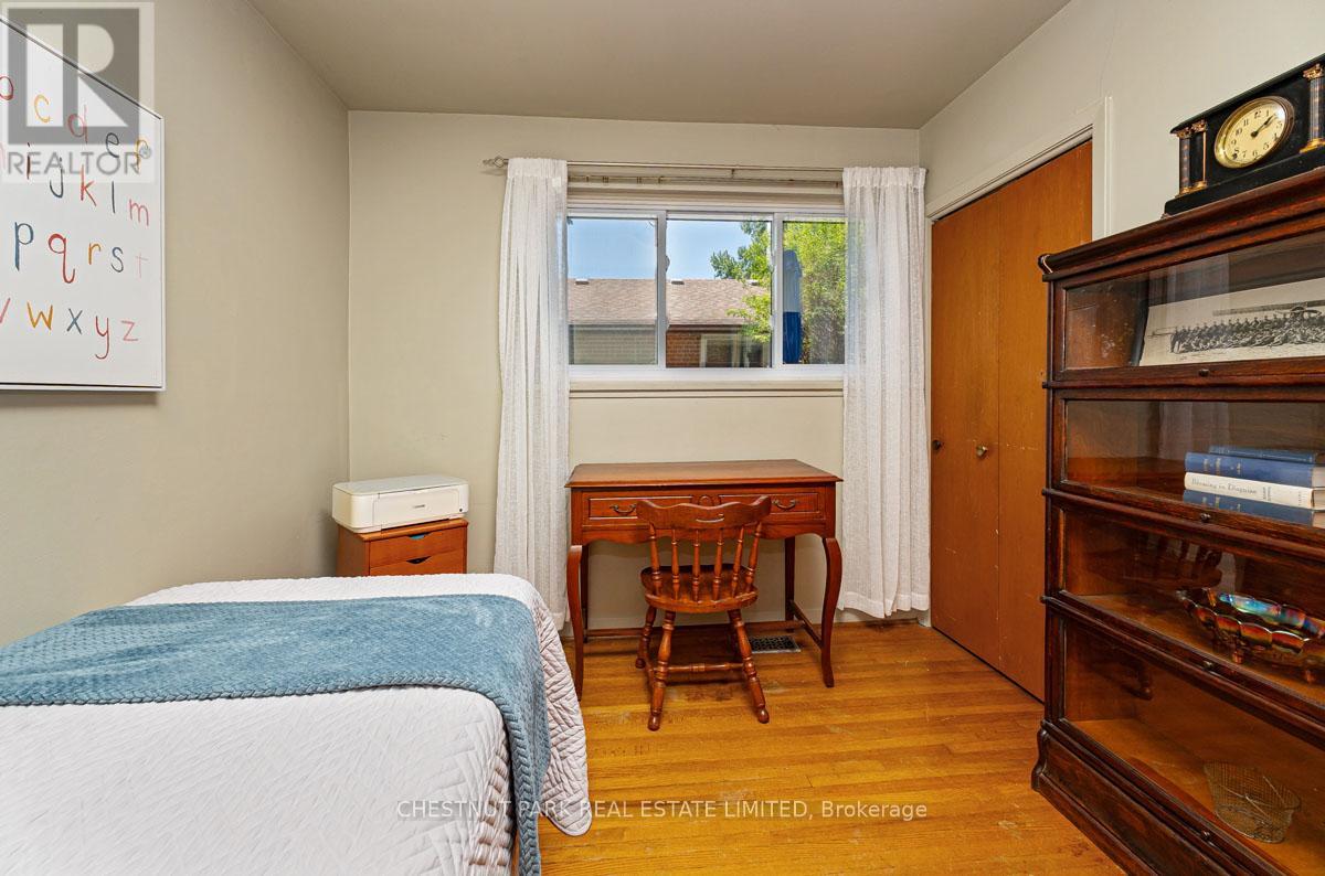 14 Vanderbrent Crescent, Toronto, Ontario  M9R 3W8 - Photo 10 - W13223850