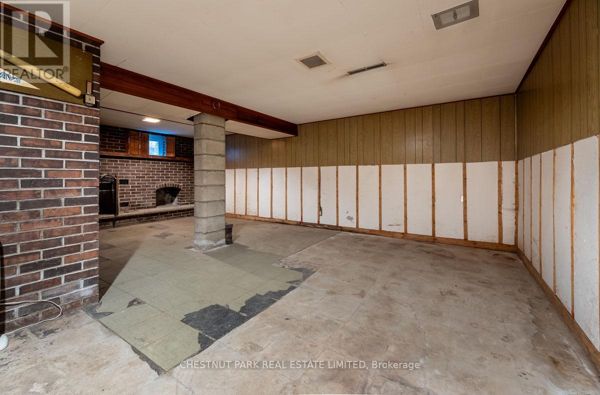 14 Vanderbrent Crescent, Toronto, Ontario  M9R 3W8 - Photo 18 - W13223850