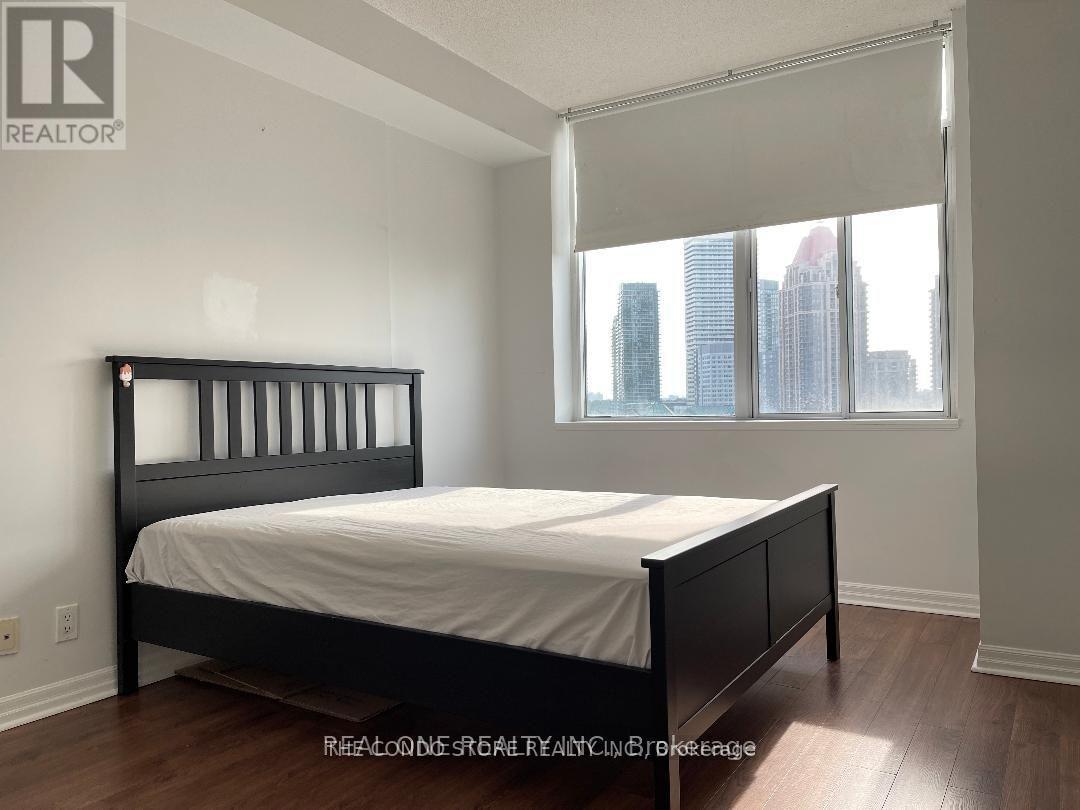 1709 - 220 Burnhamthorpe Road, Mississauga, Ontario  L5B 4N4 - Photo 4 - W13223962