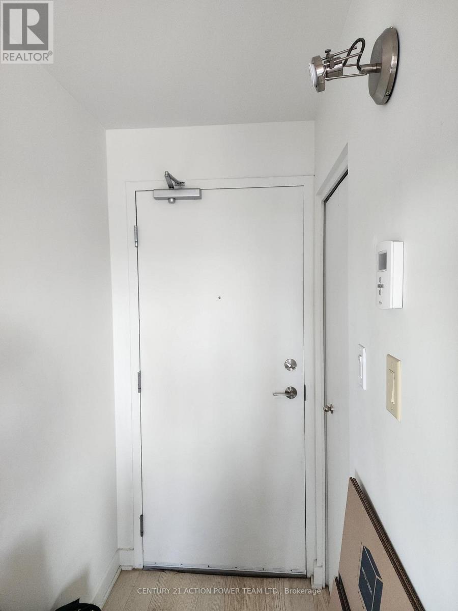 411 - 354 Gladstone Avenue, Ottawa, Ontario  K2P 0R4 - Photo 2 - X13224048