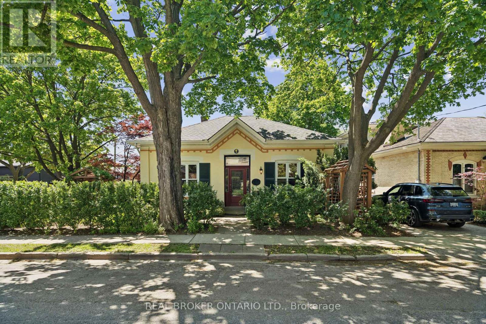 38 KIRKLAND STREET, Guelph, Ontario