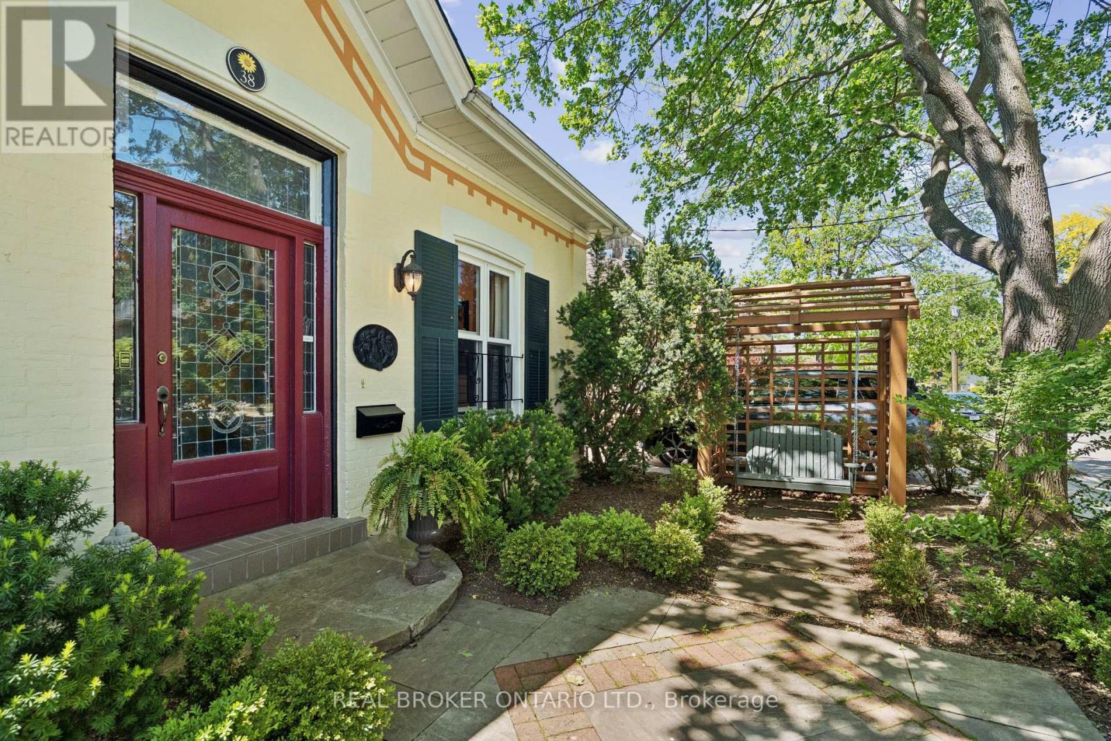 38 Kirkland Street, Guelph, Ontario  N1H 4X9 - Photo 8 - X13223932