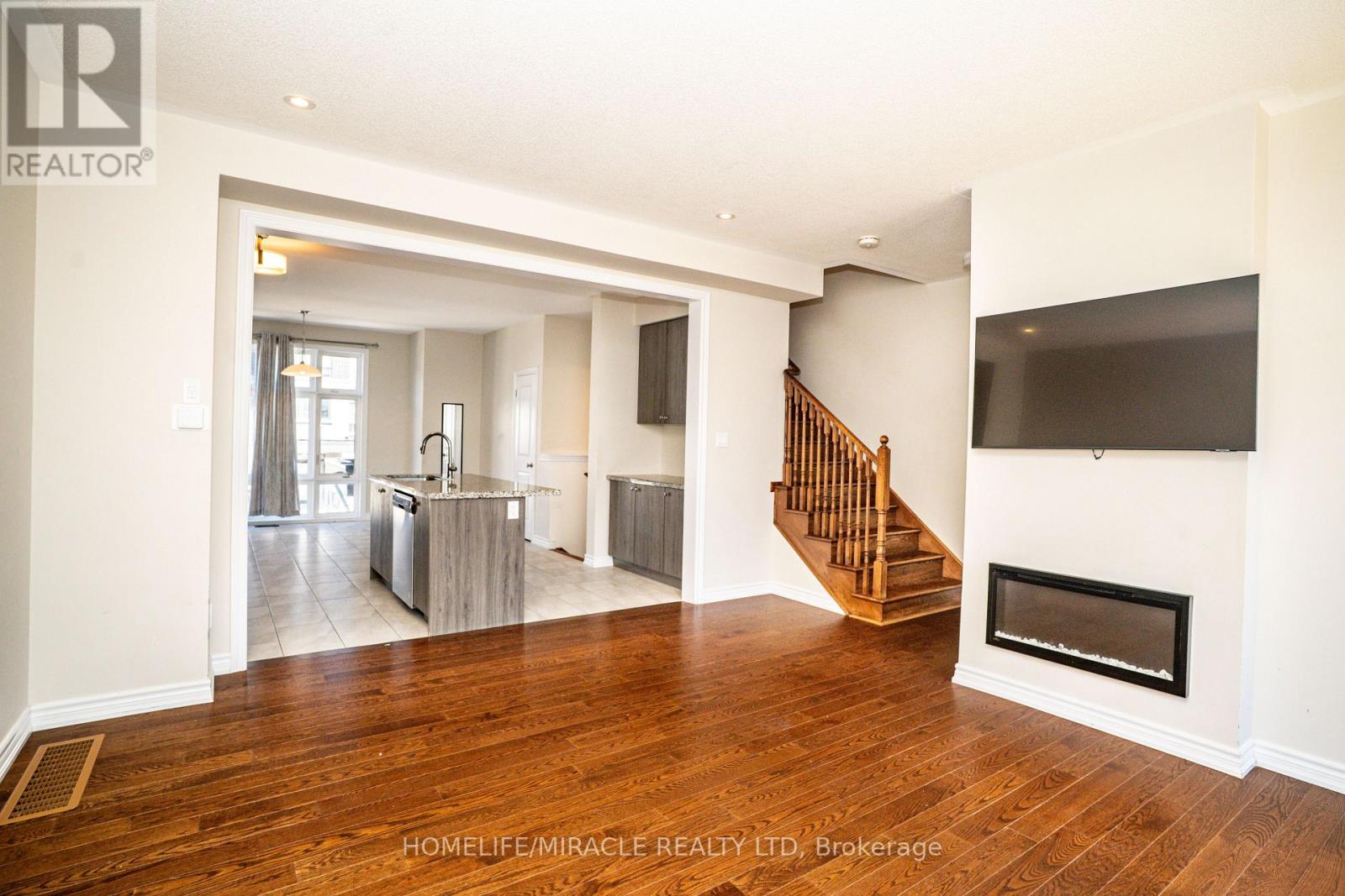 52 Douet Lane, Ajax, Ontario  L1Z 0V4 - Photo 5 - E13224042
