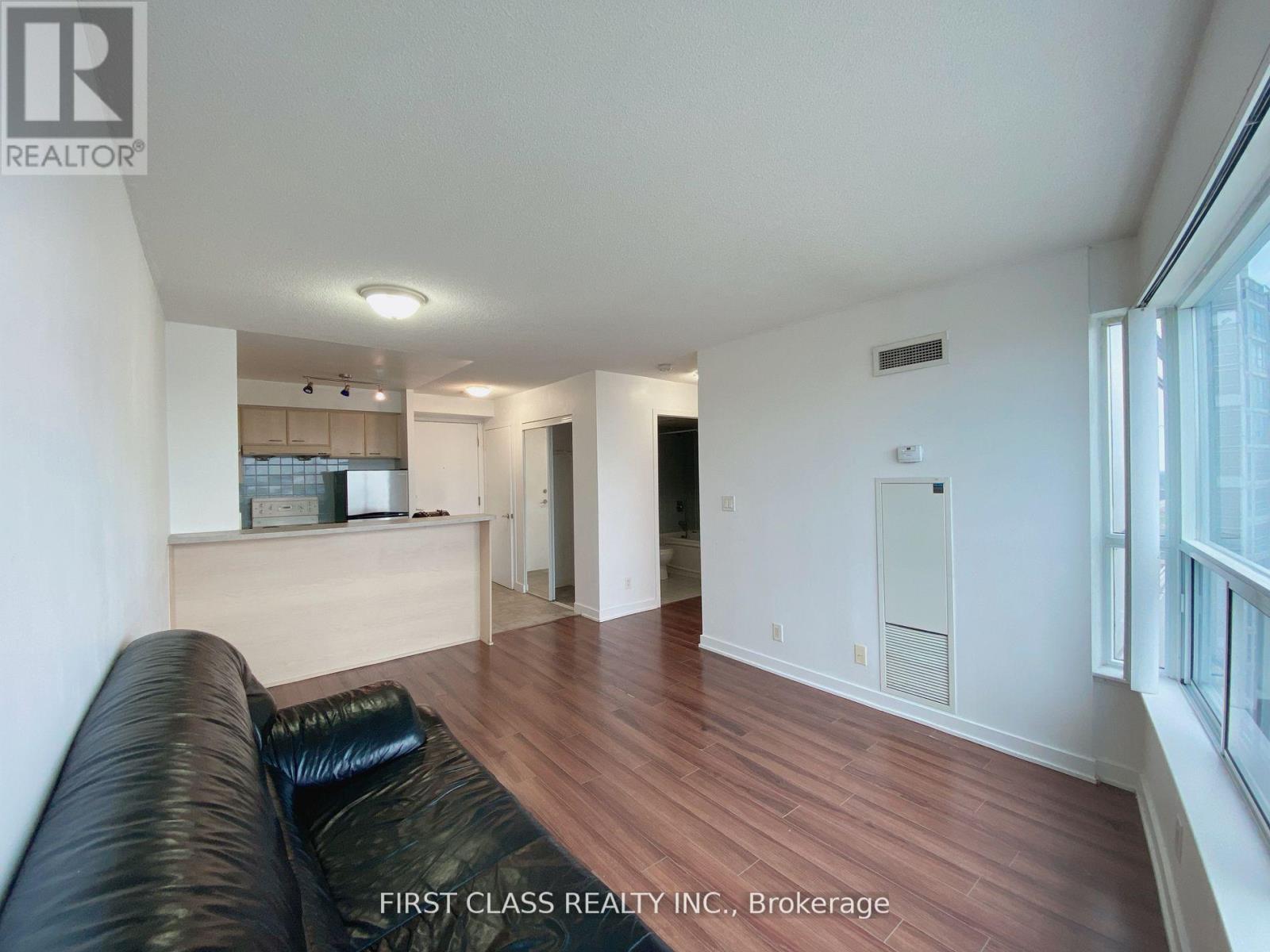 3006 - 36 Lee Centre Drive, Toronto, Ontario  M1H 3K2 - Photo 3 - E13224116