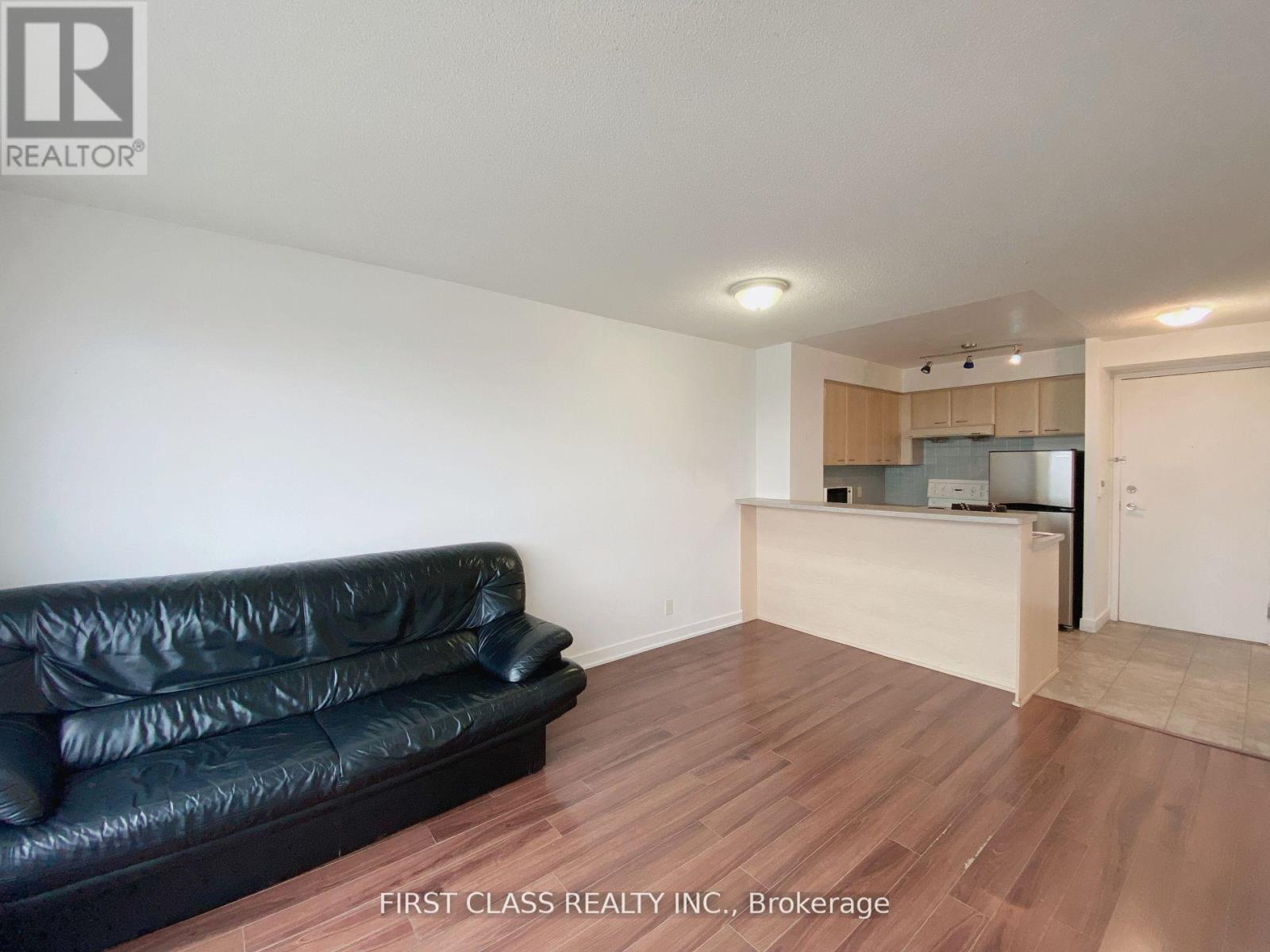 3006 - 36 Lee Centre Drive, Toronto, Ontario  M1H 3K2 - Photo 4 - E13224116