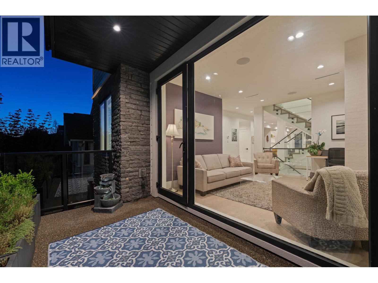 336 E Keith Road, North Vancouver, British Columbia  V7L 1V7 - Photo 14 - R3130330