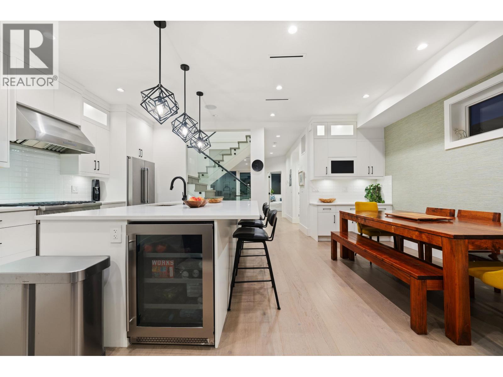 336 E Keith Road, North Vancouver, British Columbia  V7L 1V7 - Photo 6 - R3130330