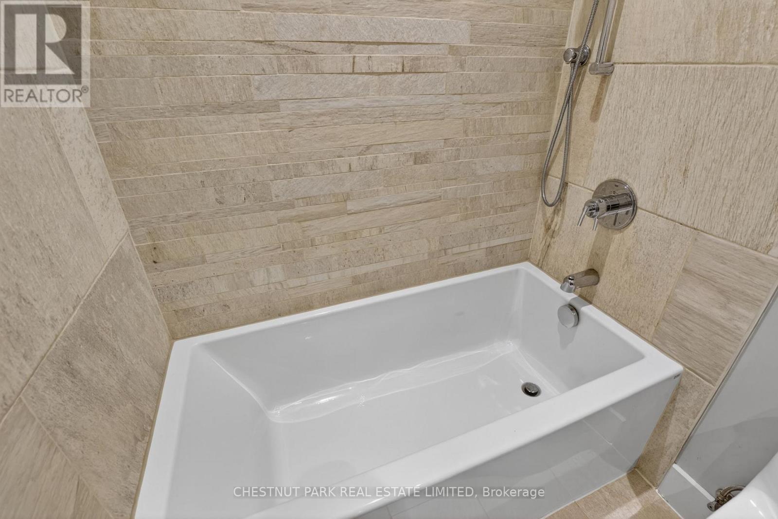 153 Riveredge Drive, Georgina, Ontario  L4P 2P4 - Photo 27 - N13224040