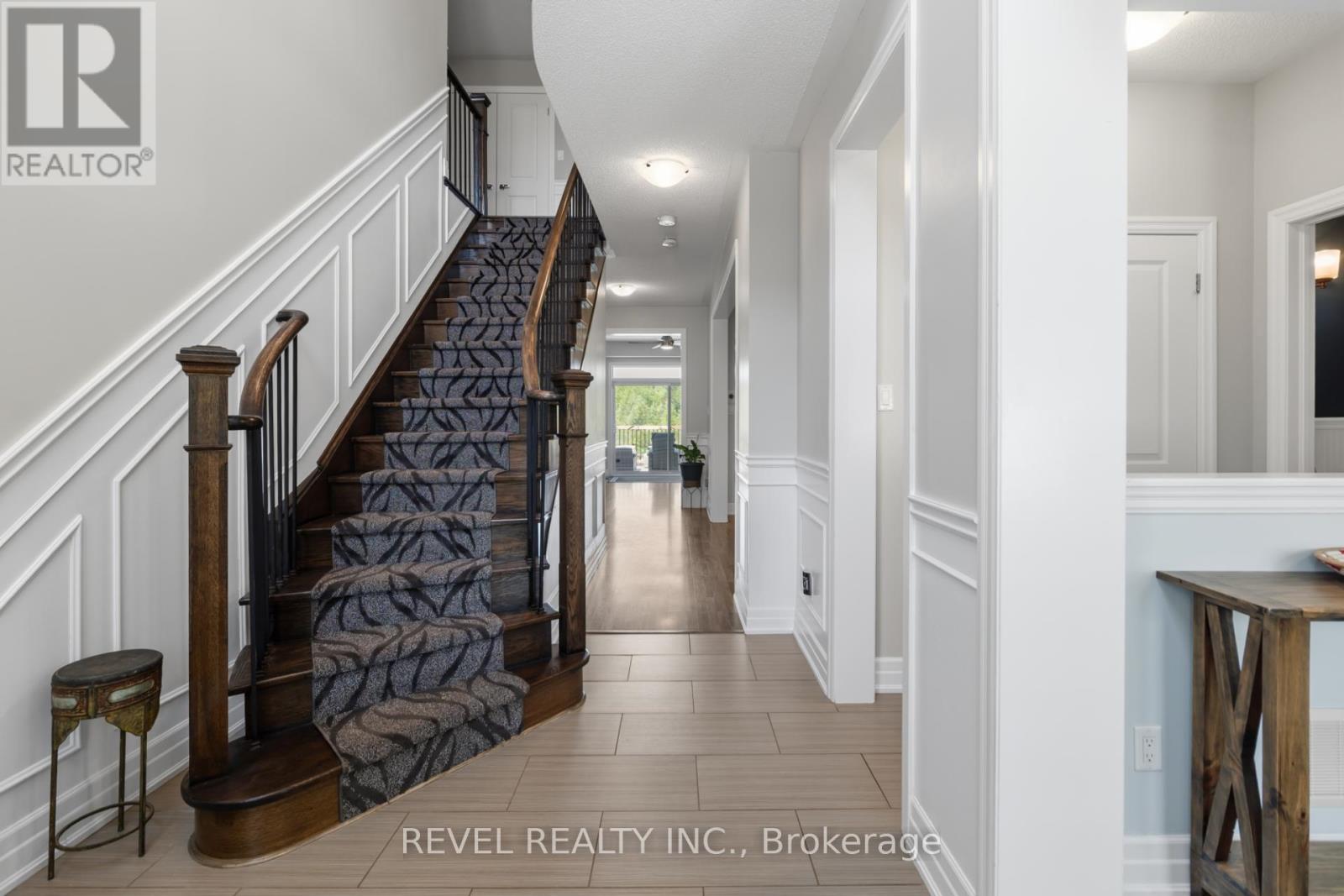74 Mount Crescent, Essa, Ontario  L0M 1B5 - Photo 3 - N13224068