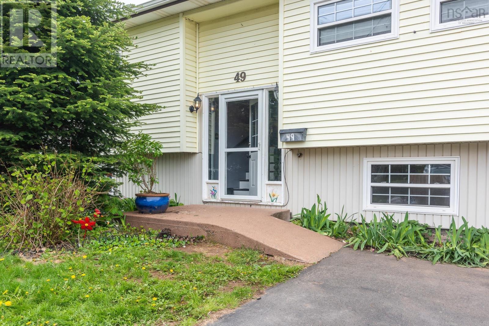 49 Hill Street, Amherst, Nova Scotia  B4H 2N2 - Photo 5 - 202612862