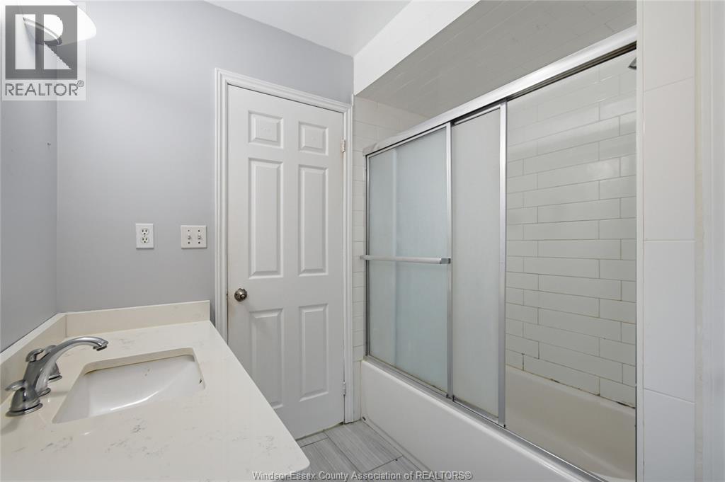 3154 Fazio Drive, Windsor, Ontario  N9E 4G6 - Photo 10 - 26012715