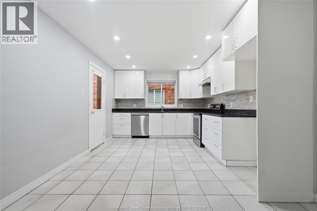 3154 Fazio Drive, Windsor, Ontario  N9E 4G6 - Photo 6 - 26012715