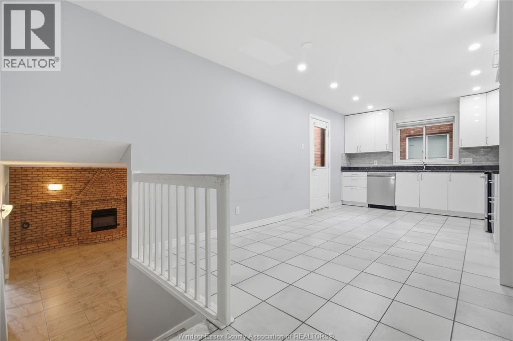 3154 Fazio Drive, Windsor, Ontario  N9E 4G6 - Photo 7 - 26012715