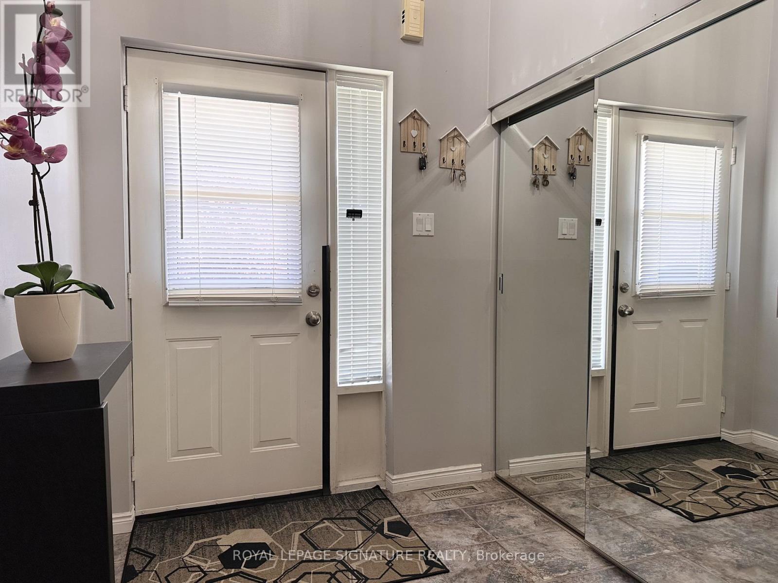 602 Gibney Crescent, Newmarket, Ontario  L3X 1Y3 - Photo 9 - N13222344