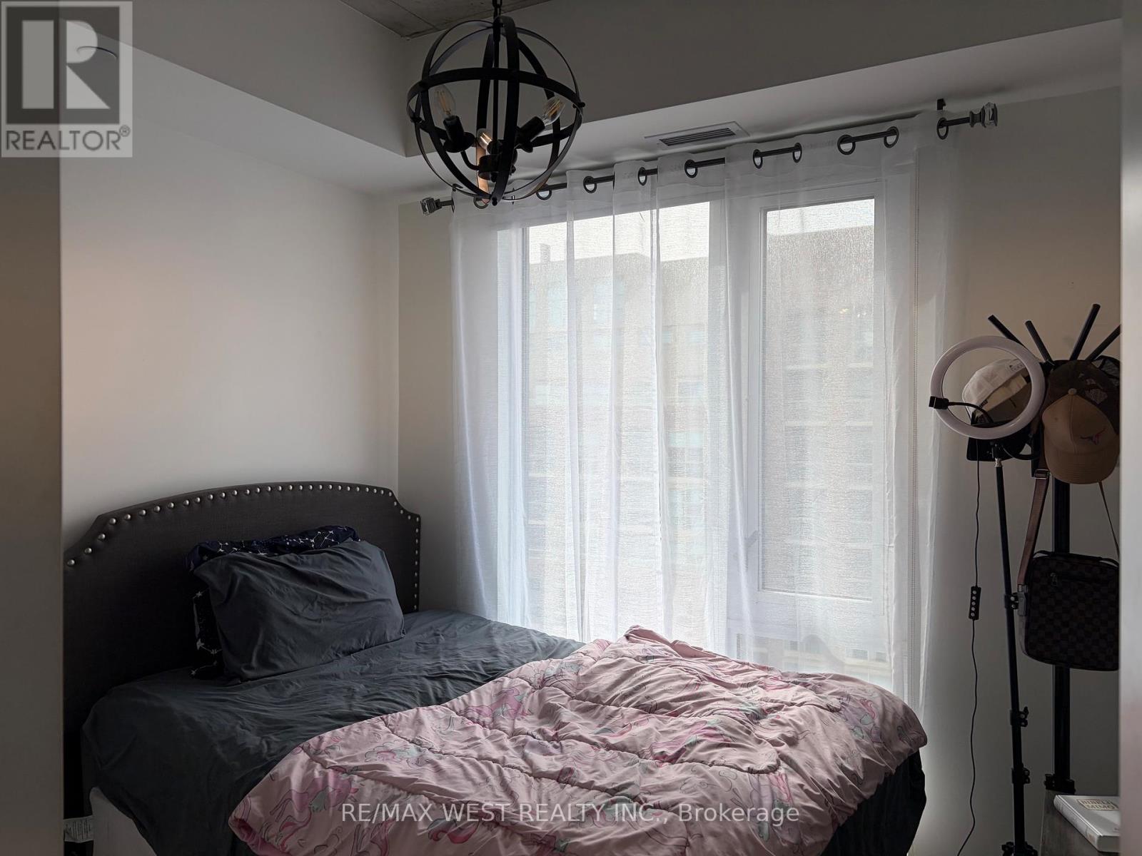 910 - 1808 St Clair Avenue W, Toronto, Ontario  M6N 0C1 - Photo 8 - W13224030