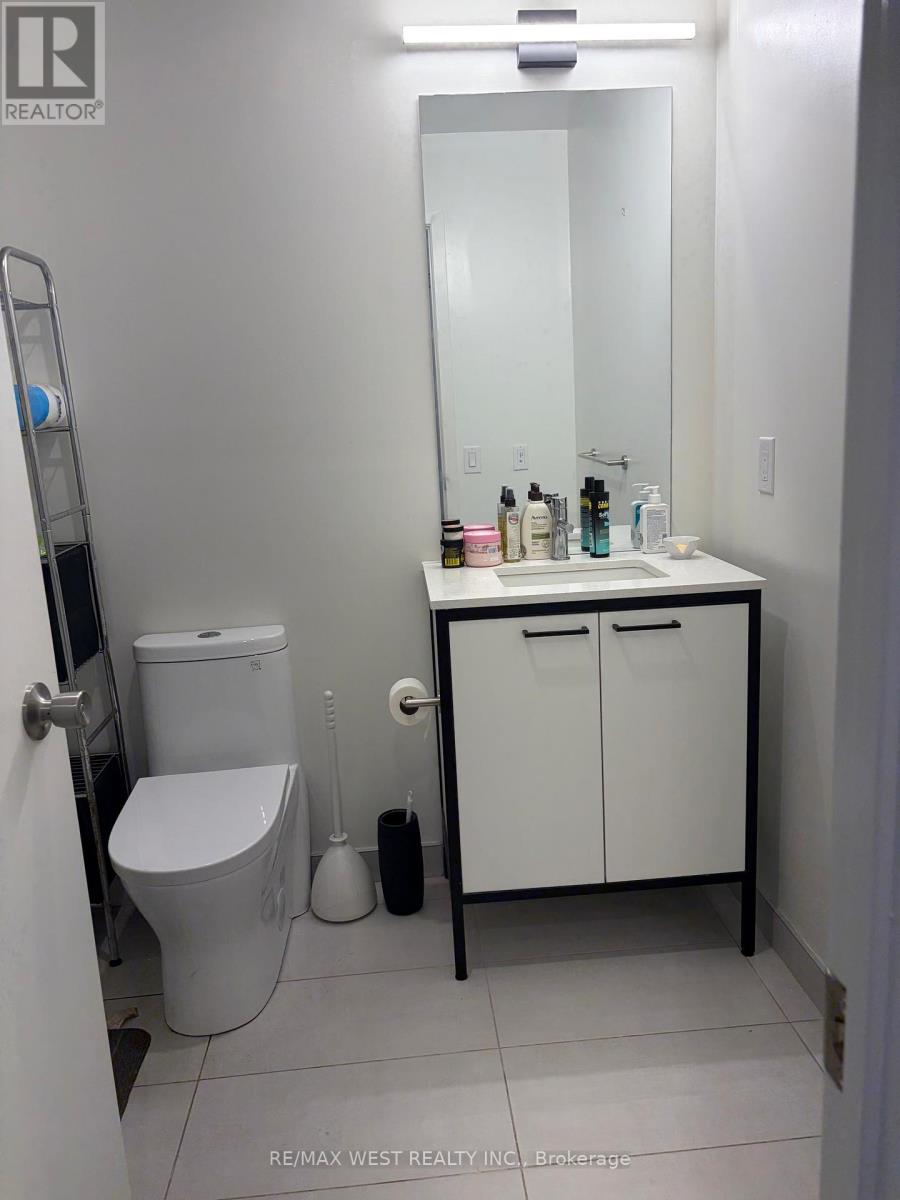 910 - 1808 St Clair Avenue W, Toronto, Ontario  M6N 0C1 - Photo 9 - W13224030