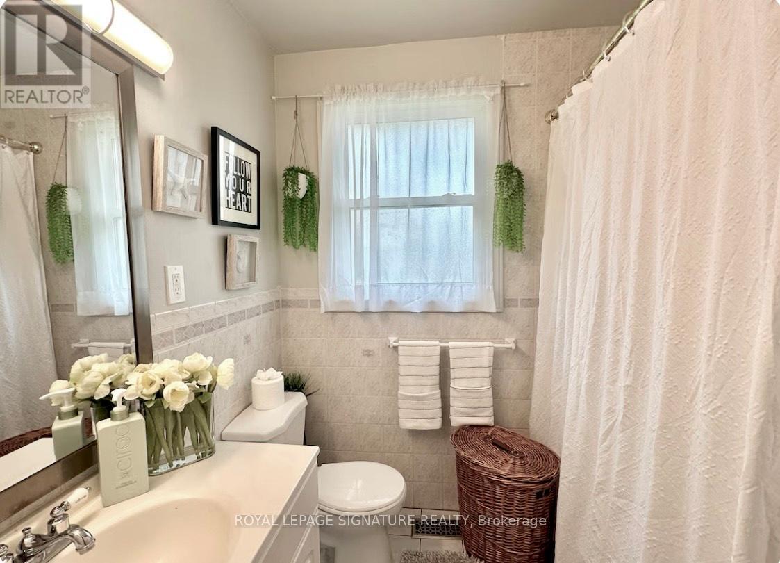 1350 Rebecca Street, Oakville, Ontario  L6L 1Z4 - Photo 5 - W13224080