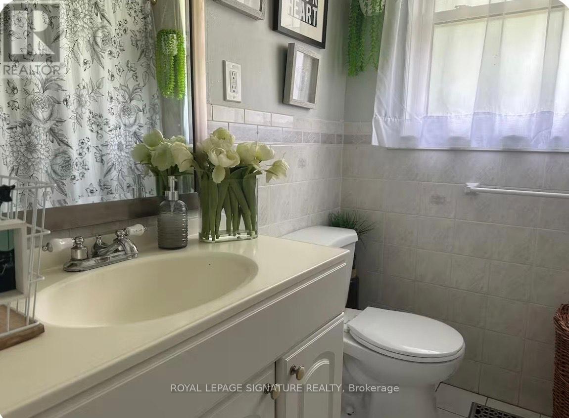 1350 Rebecca Street, Oakville, Ontario  L6L 1Z4 - Photo 8 - W13224080