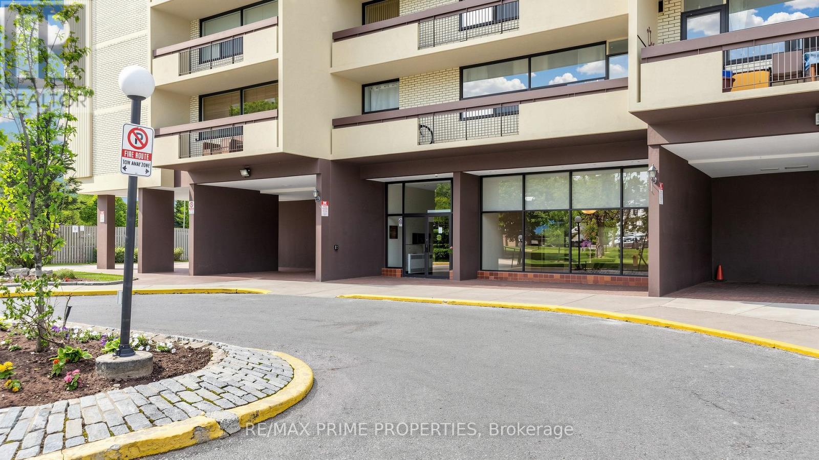 1404 - 1455 Lawrence Avenue W, Toronto, Ontario  M6L 1B1 - Photo 3 - W13224144