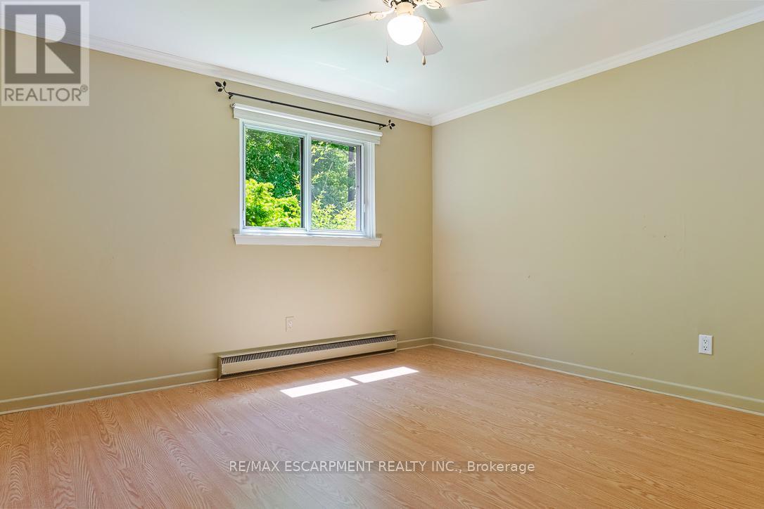 1393 Winglos Court, Mississauga, Ontario  L5C 1R2 - Photo 17 - W13224174