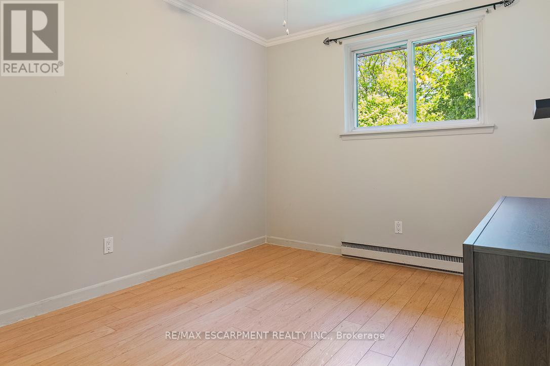 1393 Winglos Court, Mississauga, Ontario  L5C 1R2 - Photo 26 - W13224174