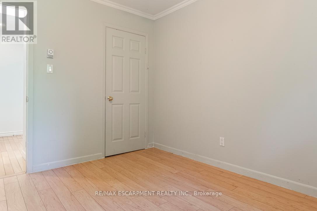 1393 Winglos Court, Mississauga, Ontario  L5C 1R2 - Photo 27 - W13224174