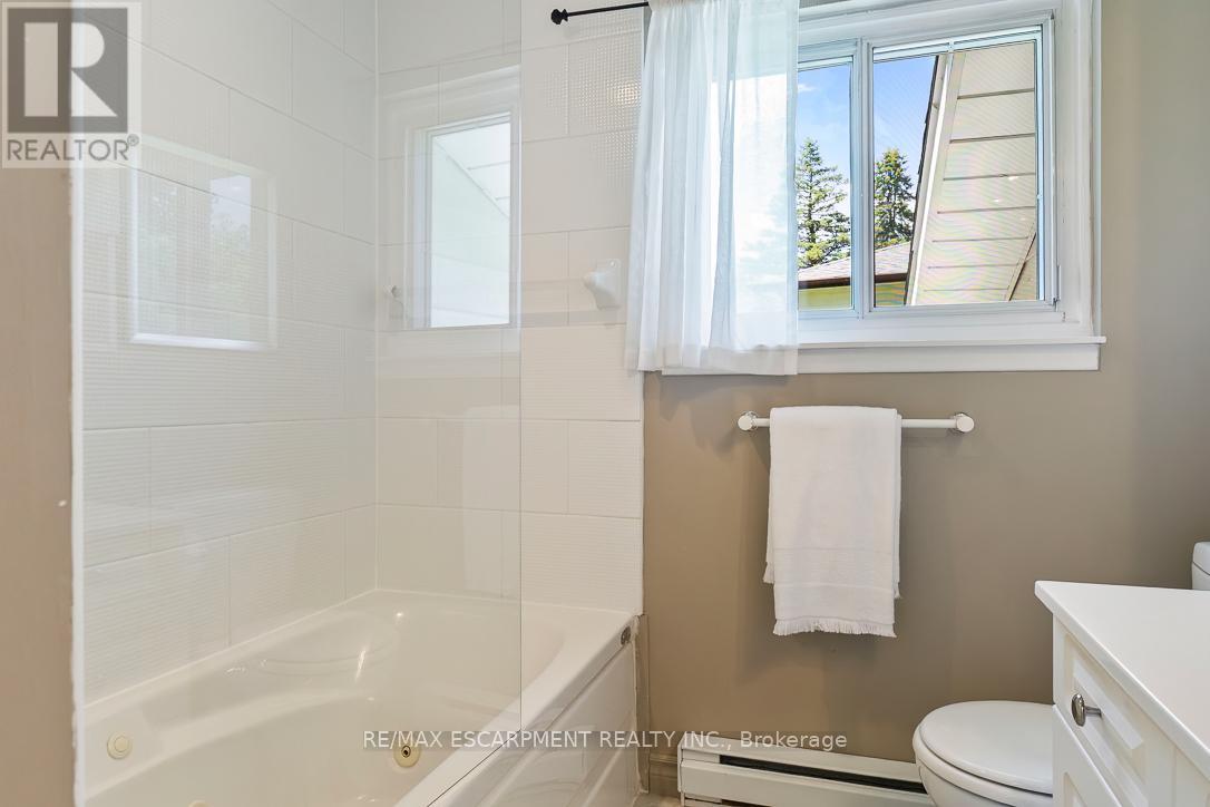 1393 Winglos Court, Mississauga, Ontario  L5C 1R2 - Photo 29 - W13224174
