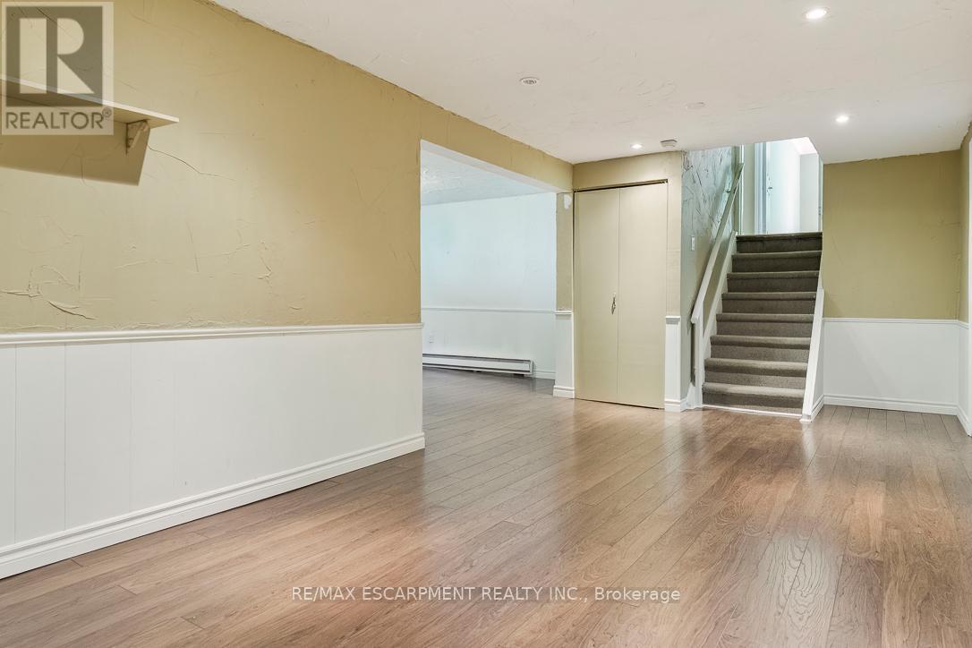 1393 Winglos Court, Mississauga, Ontario  L5C 1R2 - Photo 31 - W13224174