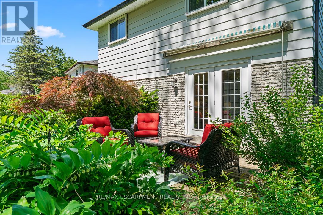 1393 Winglos Court, Mississauga, Ontario  L5C 1R2 - Photo 41 - W13224174