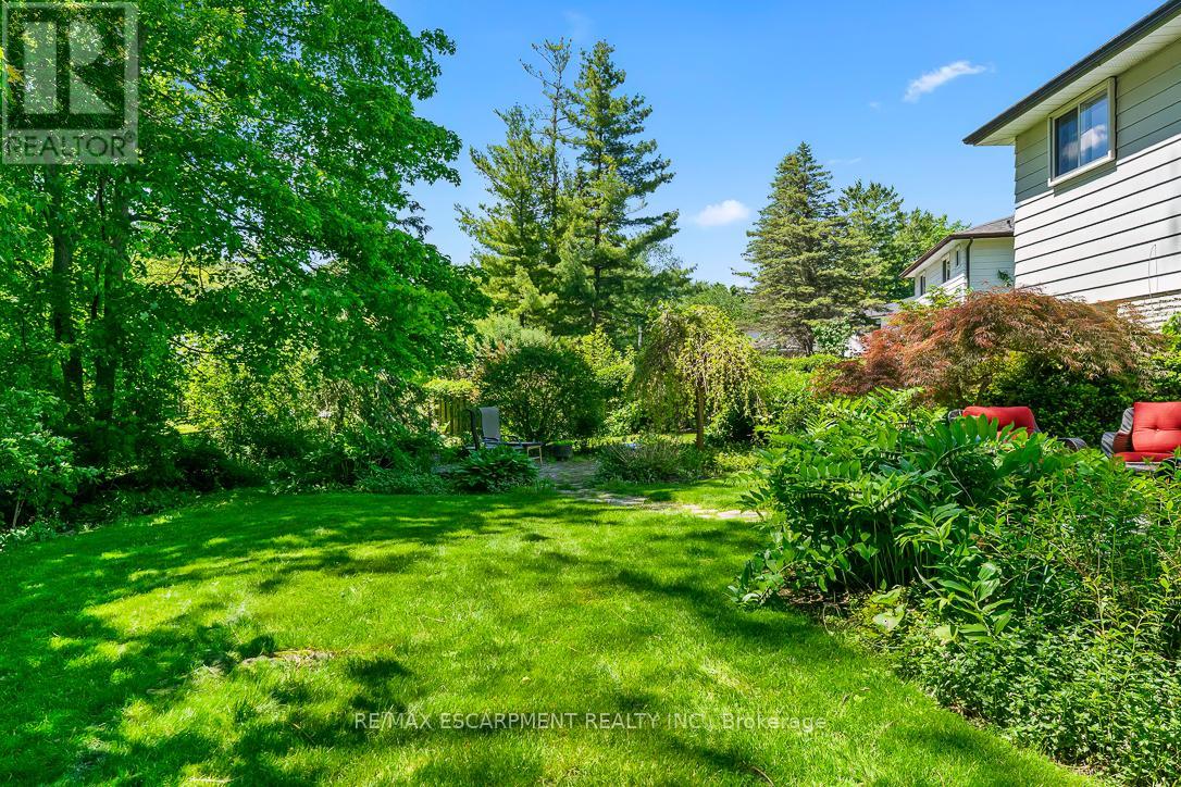 1393 Winglos Court, Mississauga, Ontario  L5C 1R2 - Photo 43 - W13224174