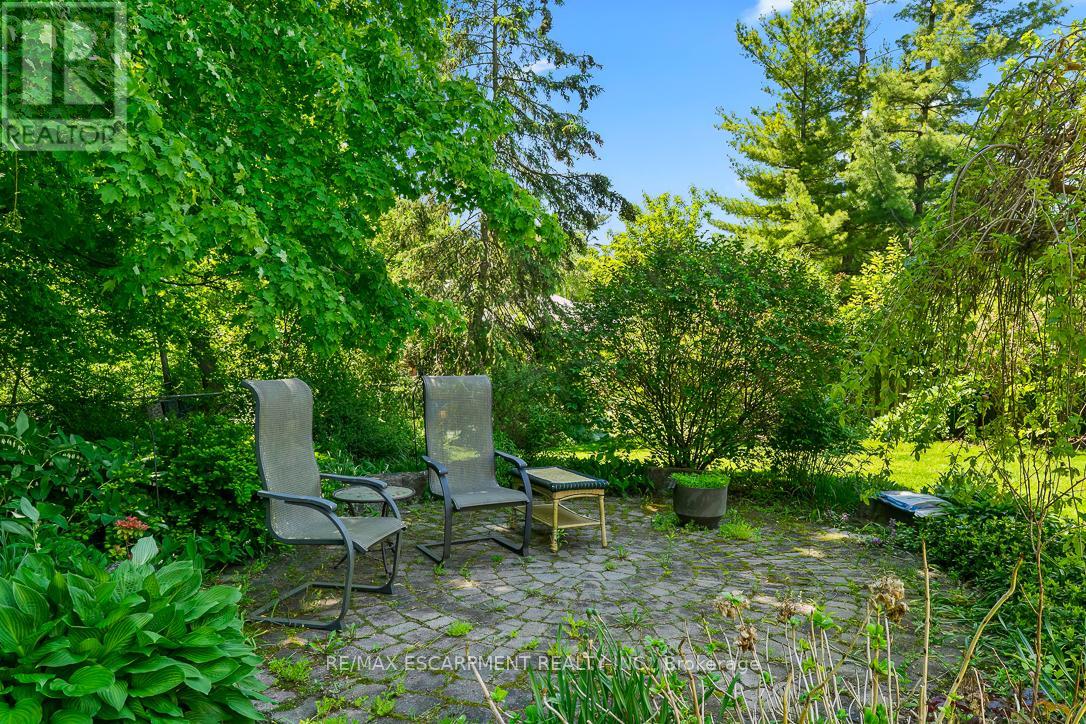 1393 Winglos Court, Mississauga, Ontario  L5C 1R2 - Photo 44 - W13224174