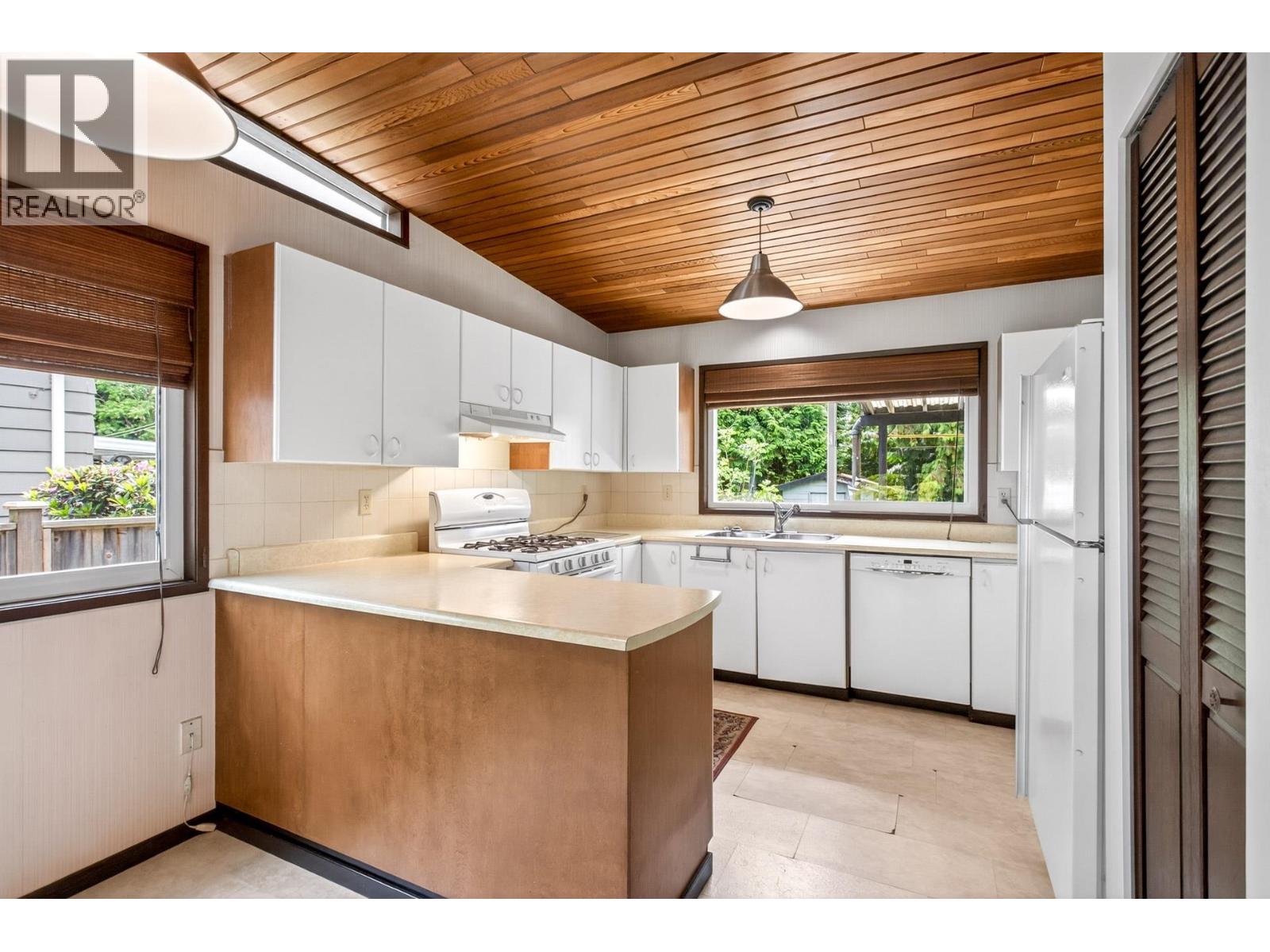1418 Grover Avenue, Coquitlam, British Columbia  V3J 3G2 - Photo 10 - R3130242