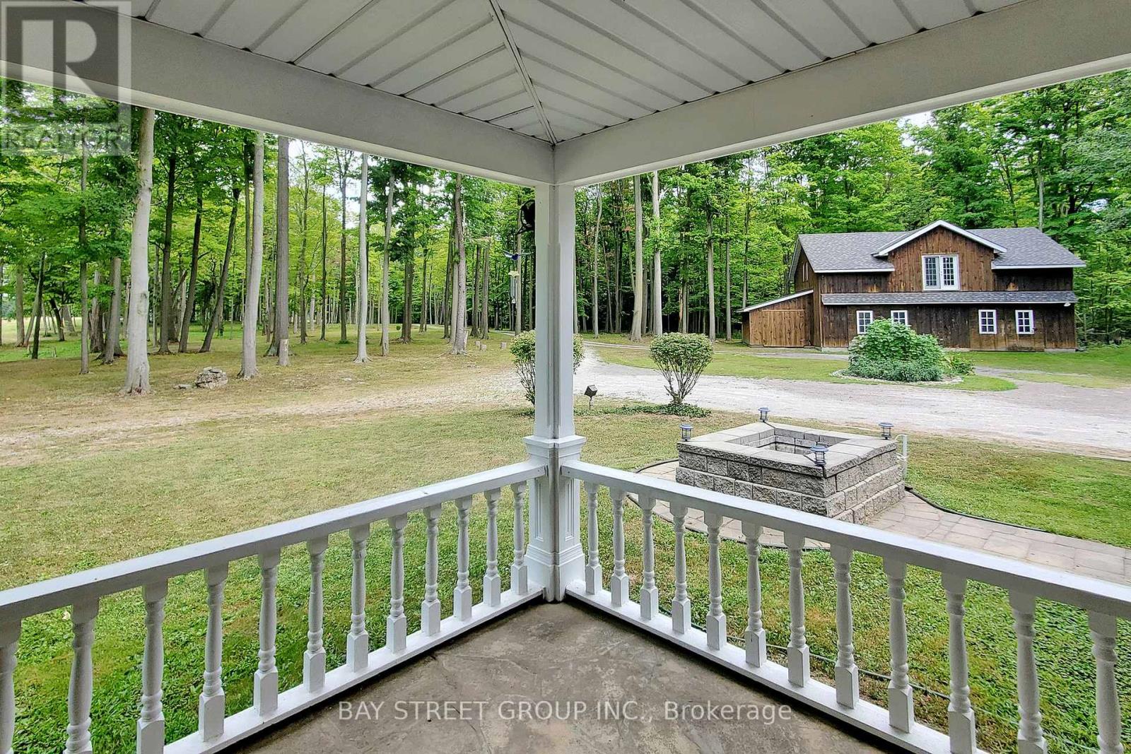 902 Shaver Road, Hamilton, Ontario  L9G 3K9 - Photo 14 - X13224022