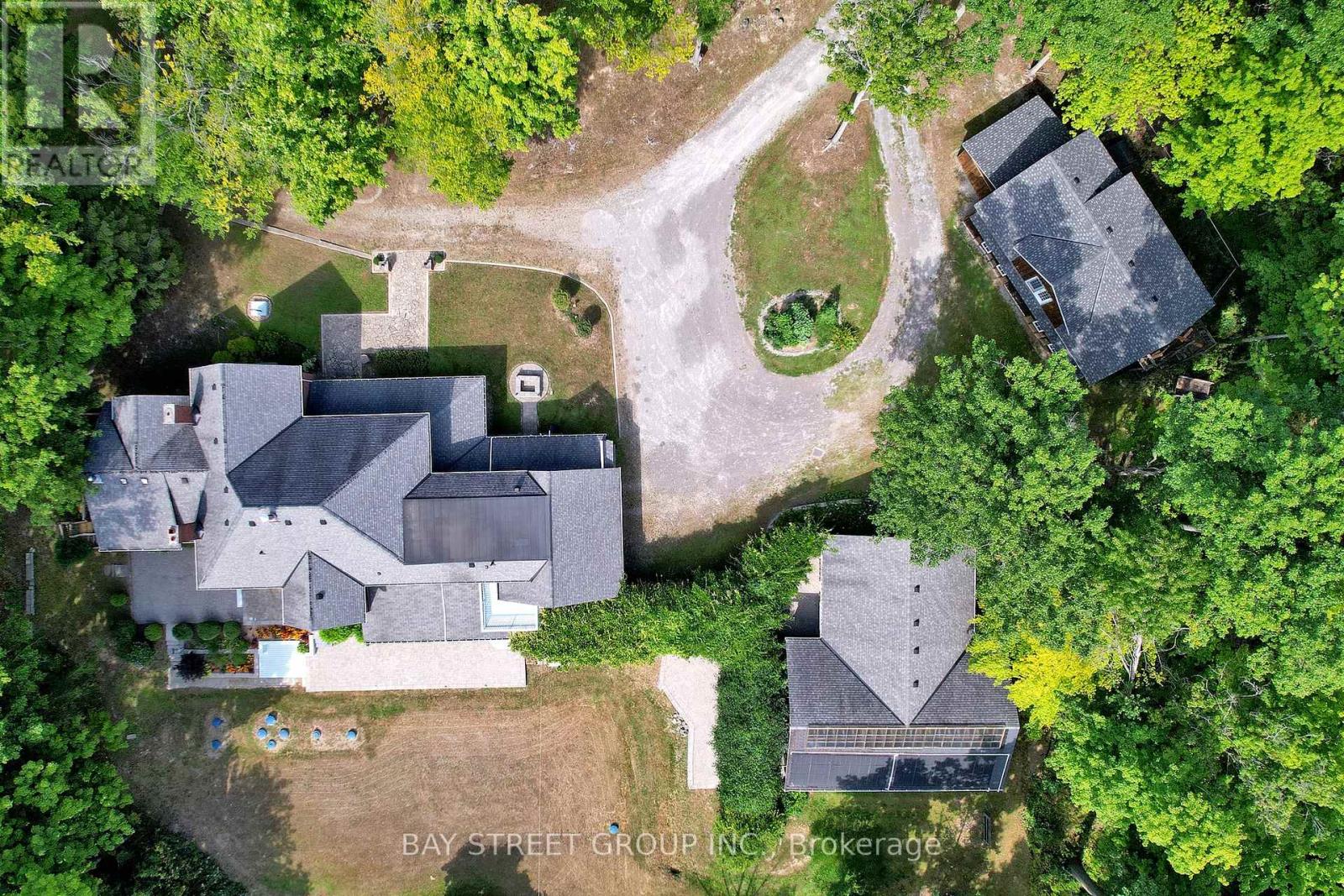 902 Shaver Road, Hamilton, Ontario  L9G 3K9 - Photo 4 - X13224022