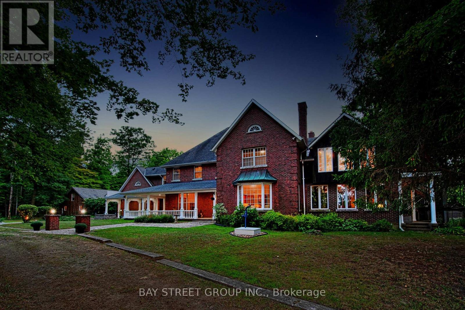 902 Shaver Road, Hamilton, Ontario  L9G 3K9 - Photo 7 - X13224022
