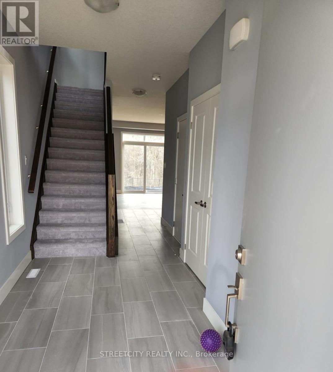 2012 Evans Boulevard, London South, Ontario  N6M 0J7 - Photo 2 - X13224458