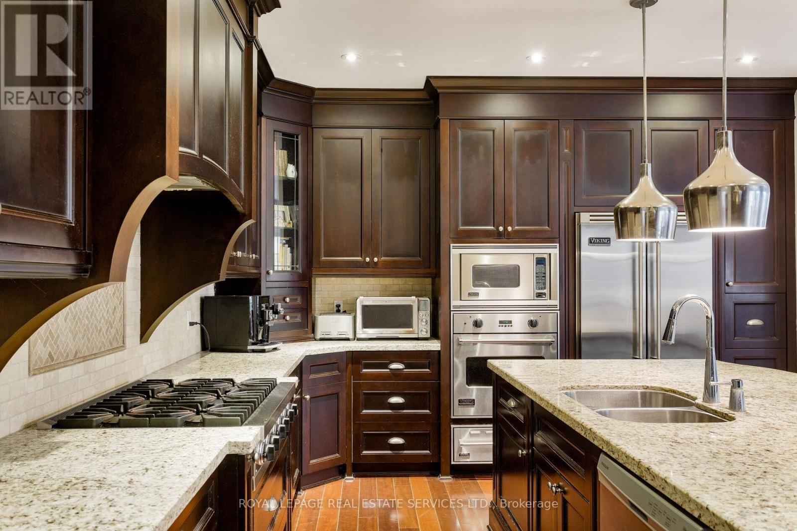 1387 Willowdown Road, Oakville, Ontario  L6L 1X2 - Photo 9 - W13223232