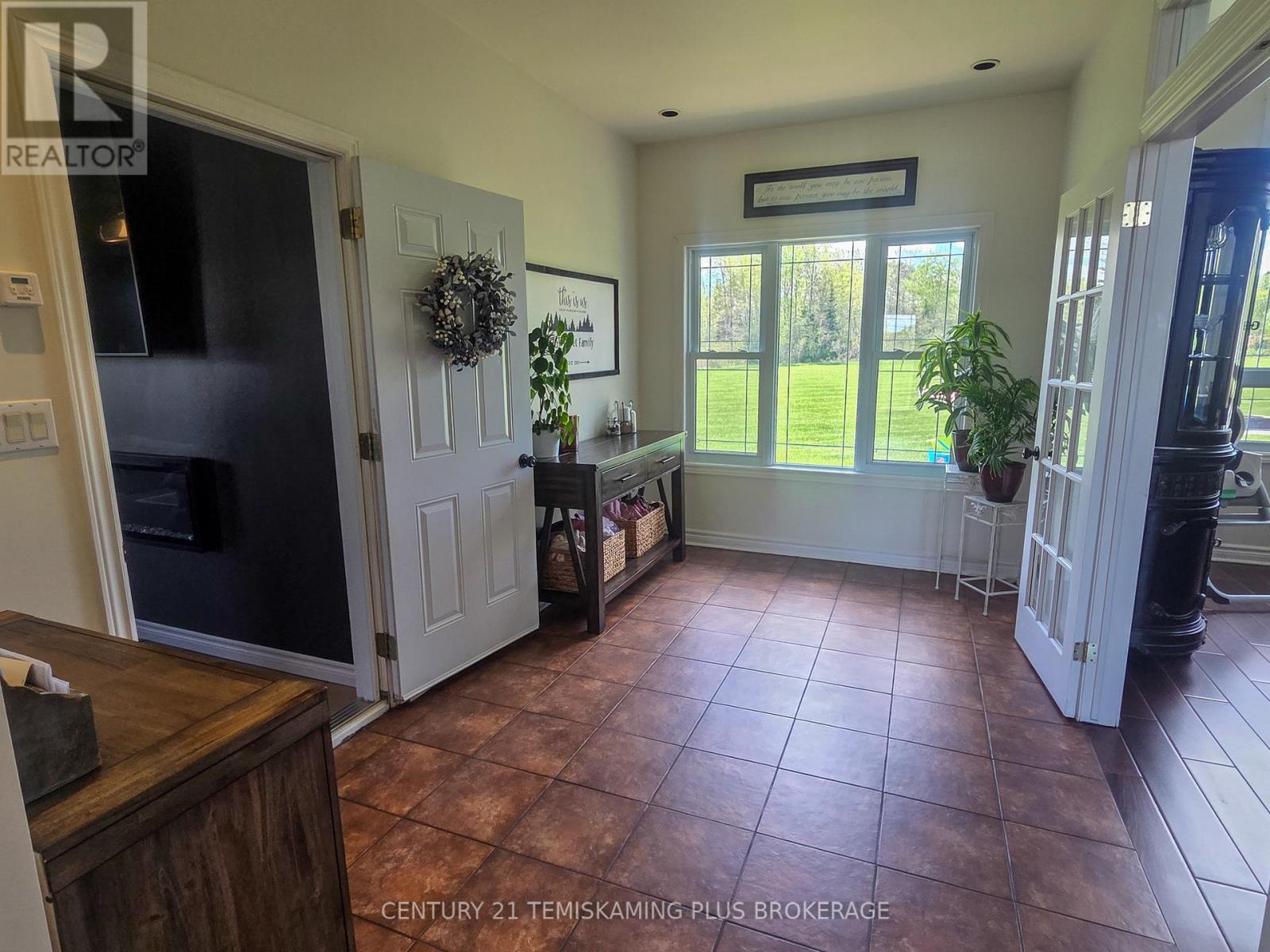 414305 Bryans Road, Englehart, Ontario P0J 1H0 - Photo 5 - T13224358