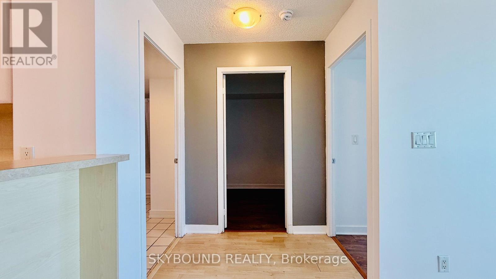 1702 - 38 Lee Centre Drive, Toronto, Ontario  M1H 3J7 - Photo 6 - E12658112