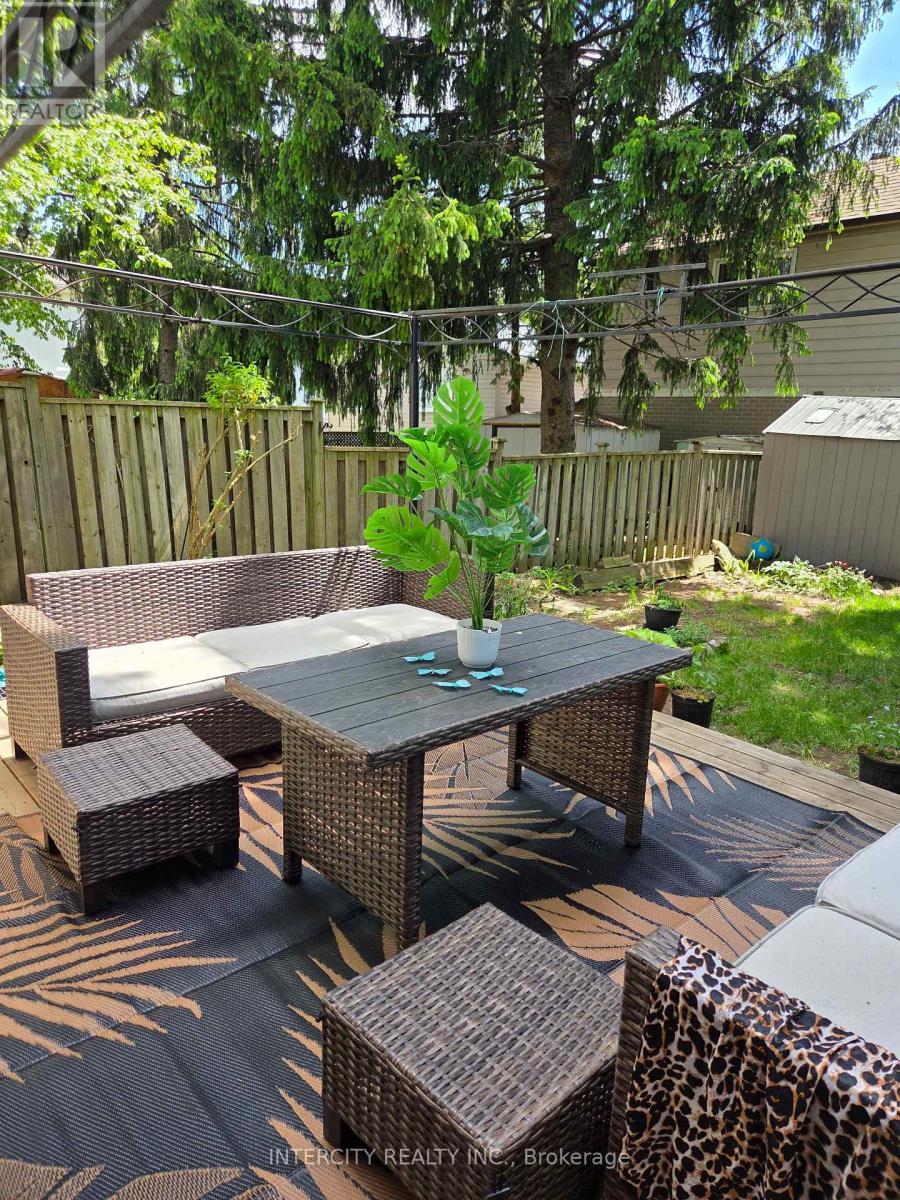 21 Highview Trail, Brampton, Ontario  L6S 1P5 - Photo 35 - W13216618