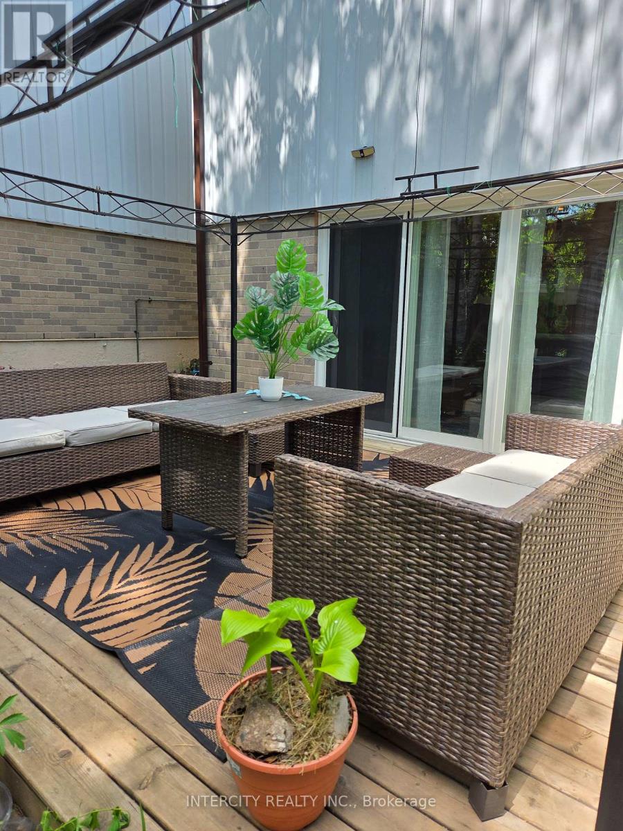 21 Highview Trail, Brampton, Ontario  L6S 1P5 - Photo 36 - W13216618